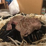 羊肉炭火焼 肉汁屋 - 