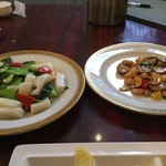中国料理 唐紅花 - イカと青菜の炒め　鶏肉とカシューナッツの炒め
