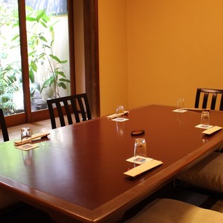 ～6名様でのご利用が可能です。
                                          