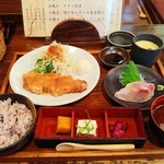 うまいもん屋 櫻 - 火曜日の定食「三元豚トンテキ」A定食860円(税込)