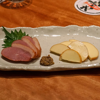 nakamatashuzouhontenginzamosuke - 鴨のスモークとスモークチーズ