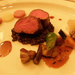 スペシャリティレストラン マルメゾン - 仔羊背肉のロティ２つのジャガイモのプレゼと冬野菜のグラッセ添え