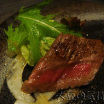 Genshisumiyaki Iroriya - 山形牛 炙り焼肉サラダ仕立て(￥1,029)