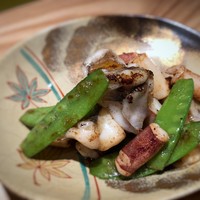 なかもと - ◆アオリイカゲソ（塩焼きかバターを選べますのでバターで：500円） ゲソは柔らかくバターの風味もいいですね。滅多にゲソを口にしない主人が美味しいと。