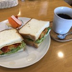 Cafe Kotonoha - アボカドとトマトのサンドイッチとコーヒーのセット
