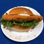 パリクロアッサン - 料理写真:白身魚のタルタルバーガー