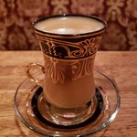 なんば赤狼 - 高出力で抽出したこだわりコーヒーに生クリームを