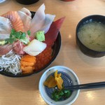 海鮮処 海門 - 料理写真:まかない丼1980円