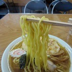 大来軒 - 中太ストレートでプツッとした歯切れのいい食感。