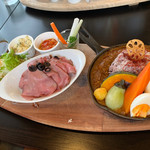 ファーマーズカフェ - ローストビーフと、ひよこ豆のカレー