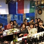 WINE & CHEESE HOGARES - 時々ご利用頂いている女子会様。綺麗な面々で緊張します!