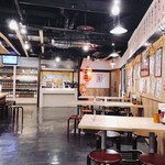 アカマル屋 - 店内