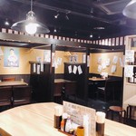 アカマル屋 - 店内