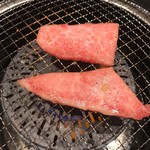 焼肉 鶯谷園 - 特上大トロカルビ
