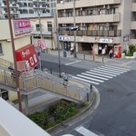 北海道ラーメン 味噌自慢 ぼう屋 - 交差点の角にあります。