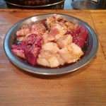 立呑み処 七輪炭火ホルモン 田 - ホルモンミックス