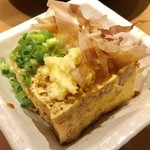 吟醸マグロ - 自家製厚揚げ¥480(外税)