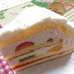 Ginza Koji Kona - 苺のフルーツケーキ(400円)