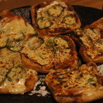 煮込みと惣菜 かん乃 - 揚げピザ