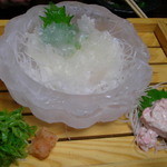 Ikeuoitsupo nsugi - ハゲのうす造り、器は氷です