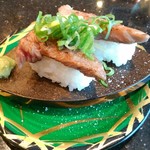 琉球回転寿司 海來 - 県産黒毛和牛モモ肉の炙り