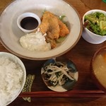 榴岡の食卓 eato - 鯖と銀鮭のフライ タルタルソース