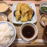 Tempura Ebinoya - 豚天御膳 御飯大盛り
                        豚天2個 白身 いか エリンギ 南瓜