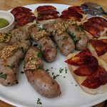 ワインレストラン ラ・マルゲリータ - 最高級イベリコサラミアドラミシリオンとサルシッチャの盛り合わせ