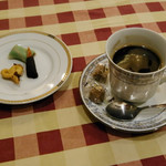 サラマンジェ ド イザシ ワキサカ - 小菓子、コーヒー