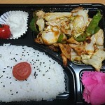 花まる弁当 - キャベツの肉みそ炒め弁当 562円