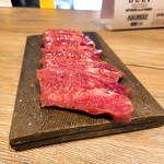 a slice of BEEF ひときれの牛肉 - 