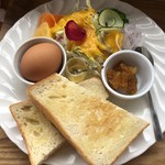 CAFE&SHOP Lotus Land - 2019/06/12
                        モーニングＡセット 380円
                        バタートースト、マーマレード、はちみつ、サラダ、ゆで卵、紅茶(一杯お代わり可)