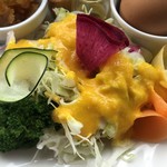 カフェアンドショップ ロータスランド - 2019/06/12
      モーニングＡセット 380円
      バタートースト、マーマレード、はちみつ、サラダ、ゆで卵、紅茶(一杯お代わり可)