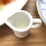 カフェアンドショップ ロータスランド - クリーム
      2019/06/12
      モーニングＡセット 380円
      バタートースト、マーマレード、はちみつ、サラダ、ゆで卵、紅茶(一杯お代わり可)