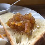 カフェアンドショップ ロータスランド - マーマレード
      2019/06/12
      モーニングＡセット 380円
      バタートースト、マーマレード、はちみつ、サラダ、ゆで卵、紅茶(一杯お代わり可)