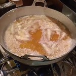 にい留 - 稚鮎が油の中を泳いでいます