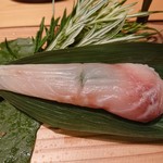 御料理 まつ山 - イサキの昆布〆の笹鮨