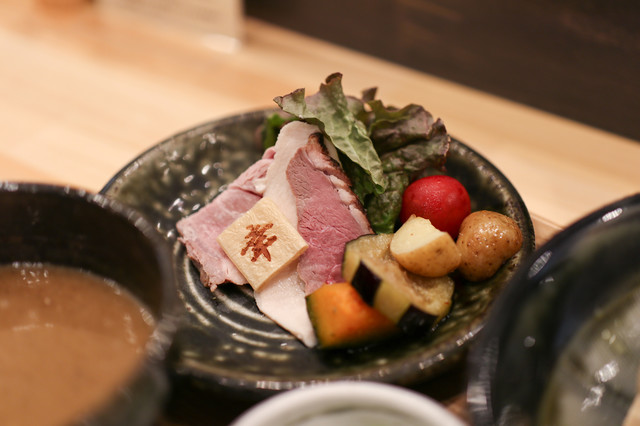 Menya Saisakizaka photo 2