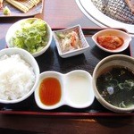 米沢牛焼肉 仔虎 - 付属のランチセット