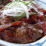 米沢牛焼肉 仔虎 - 米沢牛炙り牛刺し丼