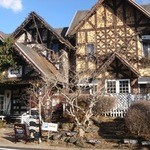 Minerva Sabou - イギリス風の　洋館！