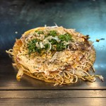お好み焼・鉄板焼 宮 - 塩肉玉そば。