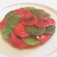 ガストロノミー ジョエル・ロブション - ポワヴロン トマトとバジルと共にタルト仕立てに