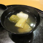 懐石料理 はし本 - お椀：河豚の白子・焼きナス・青梅