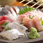 多幸作 - 刺身盛り合わせ
2人前 ／ 1,600円～
※時期や種類により値段が変わります。