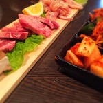 白洲 - 手前  タン     奥 セセリ    手前のキムチも当然イケます