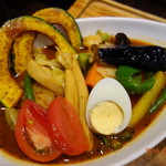 カレー食堂 心 - 野菜たっぷりで1180円