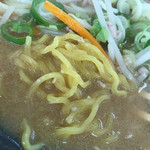 めんぞう  - 屯田味噌ラーメンの麺をアップで。