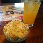 アジアンレストラン＆バー サーランギー - セットのサラダとオレンジジュース