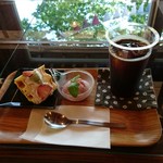 鷹山堂 - アイスコーヒーアイスクリームは おまけ ワッフルは ちと ｻﾞﾝﾈﾝ〜〜